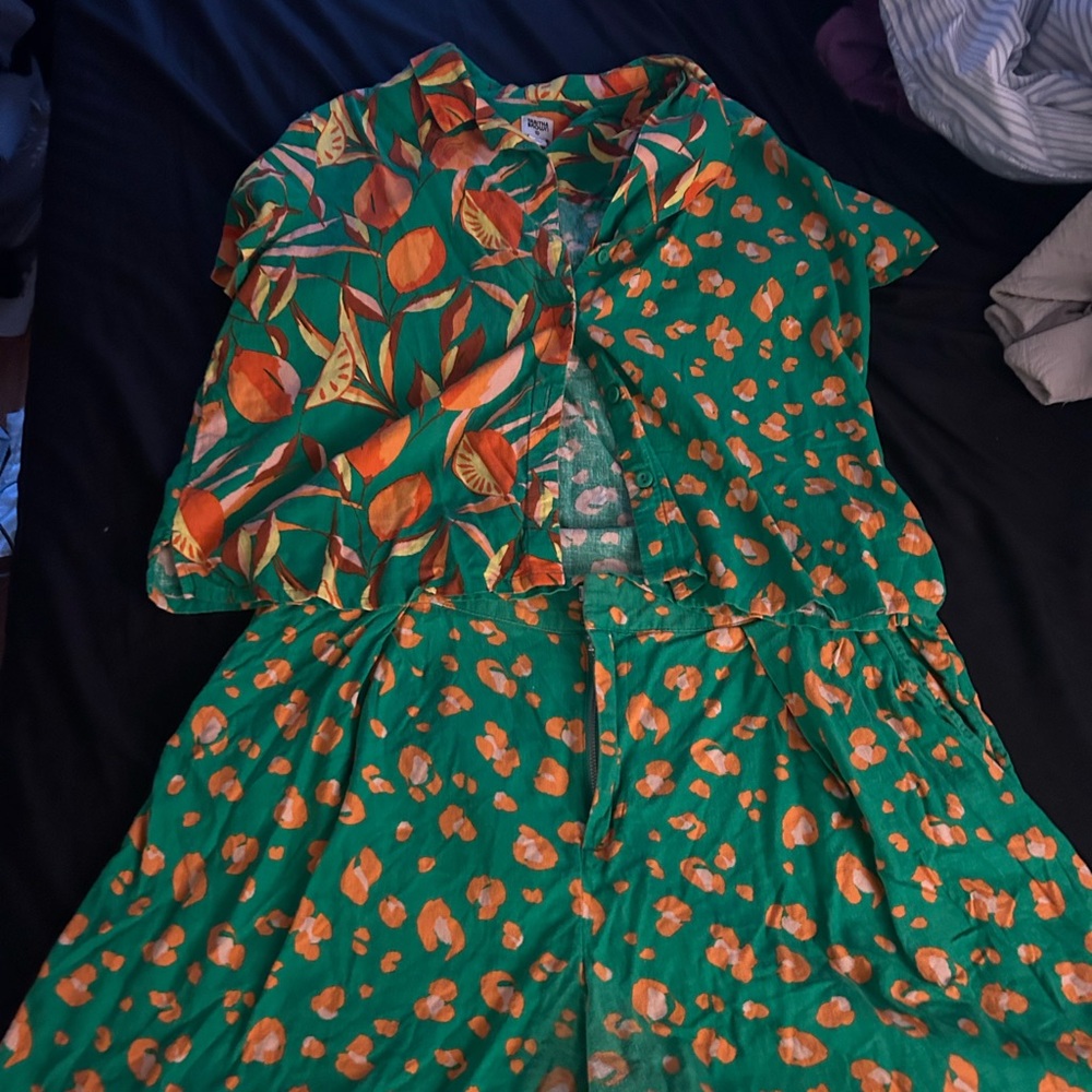 Floral Green Women's Shorts by [Brand]